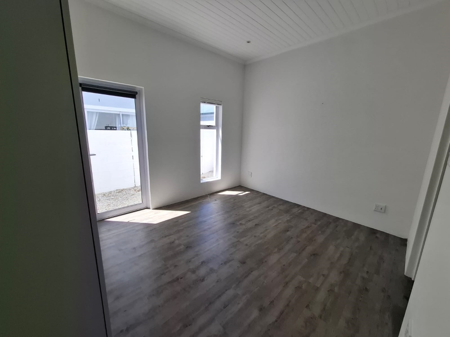 2 Bedroom Property for Sale in Sandbaai Western Cape